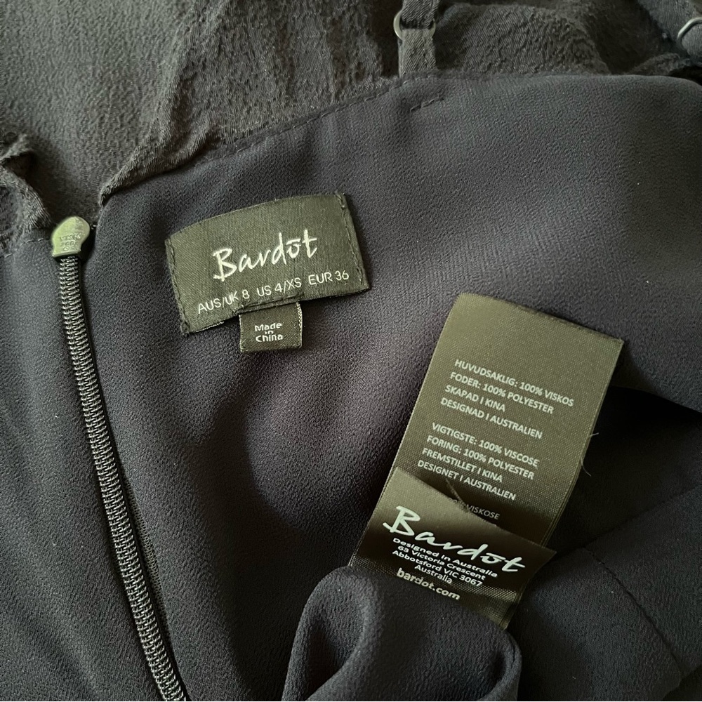 [Bardot] Ruffle Flutter Cold Shoulder Wrap Waist … - image 8